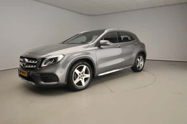 Mercedes-Benz GLA (2019) thumbnail 3