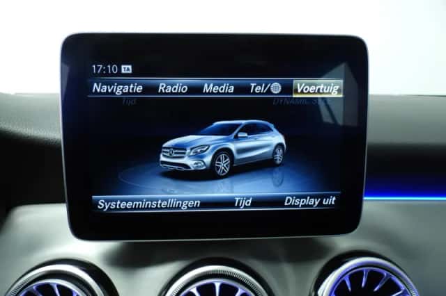 Mercedes-Benz GLA (2019) thumbnail 37