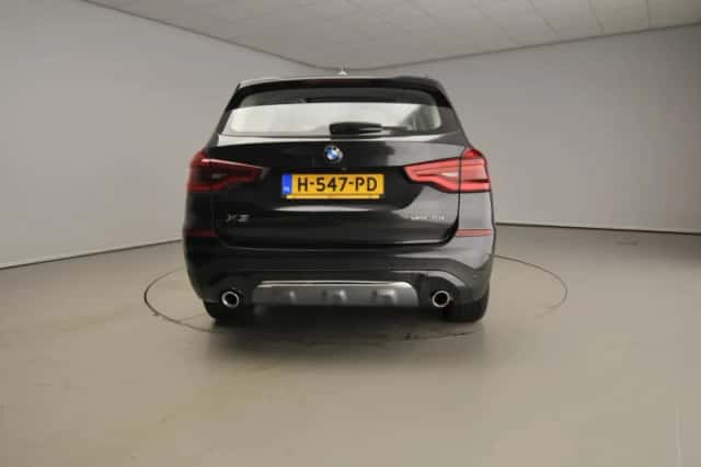 BMW X3 (2019) thumbnail 3