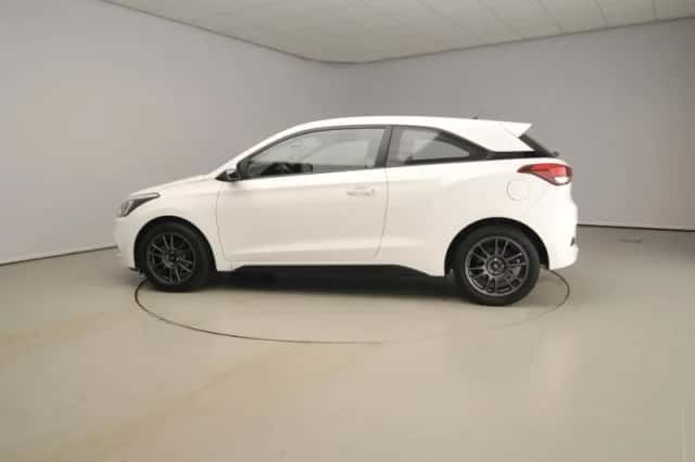Hyundai i20 (2016) thumbnail 2