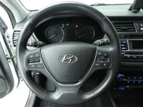 Hyundai i20 (2016) thumbnail 11