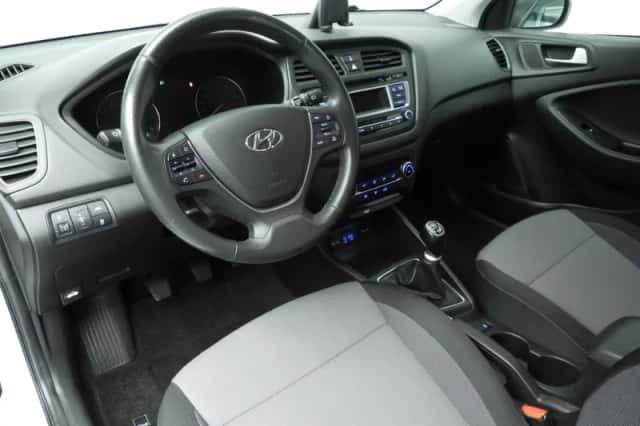 Hyundai i20 (2016) thumbnail 6