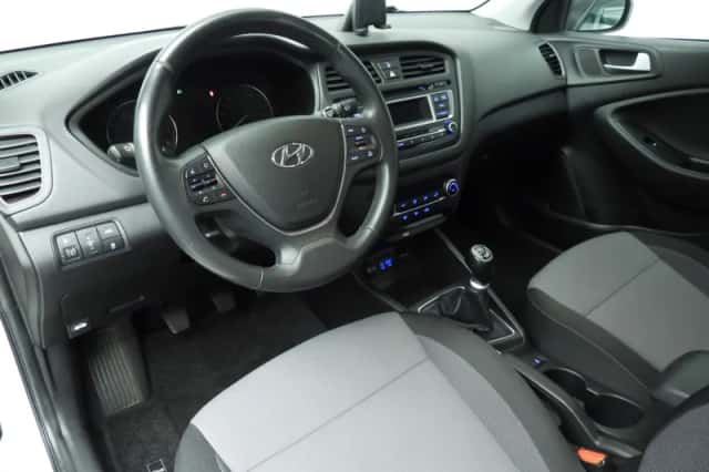 Hyundai i20 (2016) thumbnail 6
