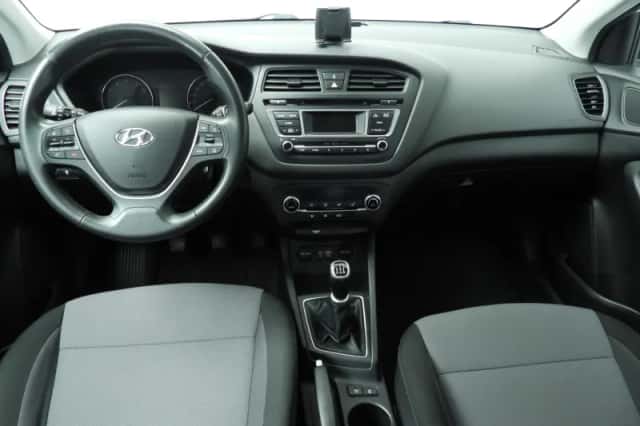 Hyundai i20 (2016) thumbnail 10