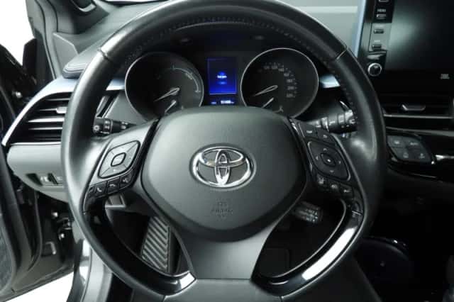 Toyota C-HR (2019) thumbnail 11
