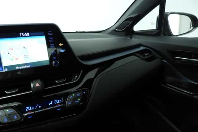 Toyota C-HR (2019) thumbnail 37