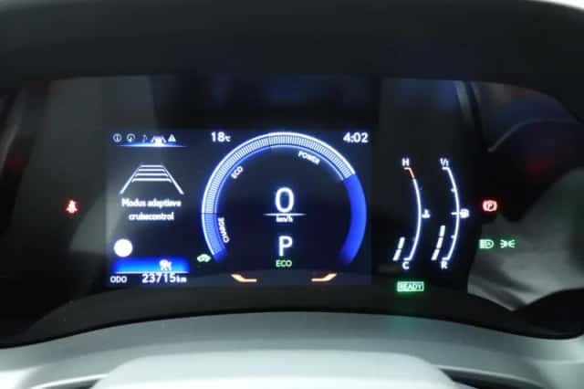 Lexus LBX (2025) thumbnail 12