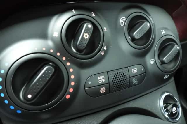 Fiat 500 (2019) thumbnail 14