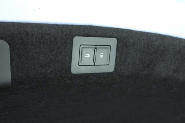 BYD Seal (2024) thumbnail 41
