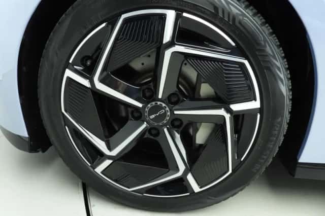 BYD Seal (2024) thumbnail 45