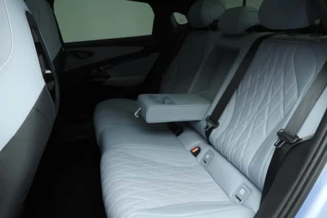 BYD Seal (2024) thumbnail 8