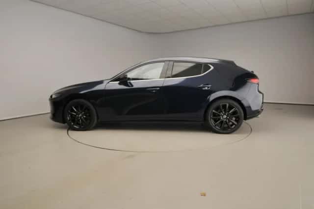 Mazda 3 (2019) thumbnail 2