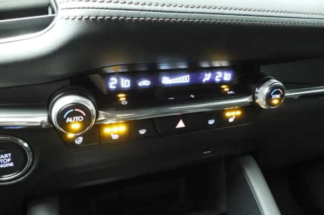 Mazda 3 (2019) thumbnail 14