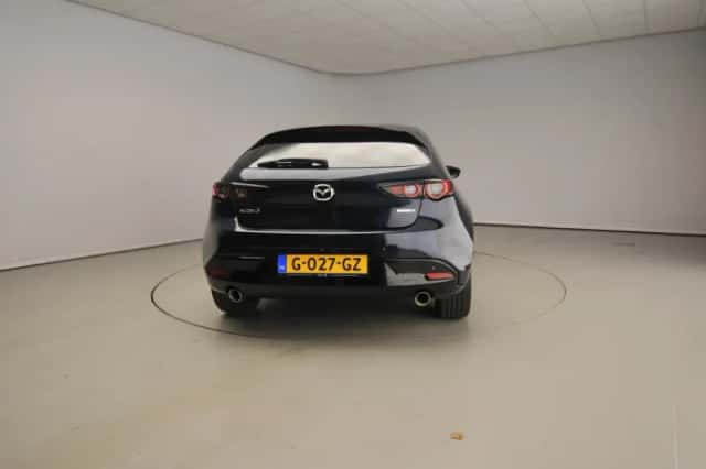 Mazda 3 (2019) thumbnail 2