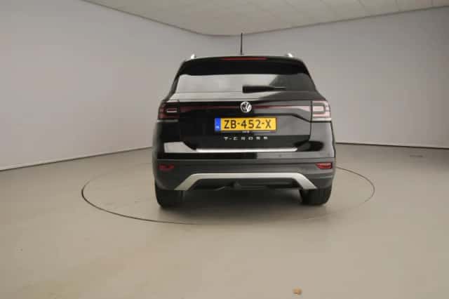 Volkswagen T-Cross (2019) thumbnail 3