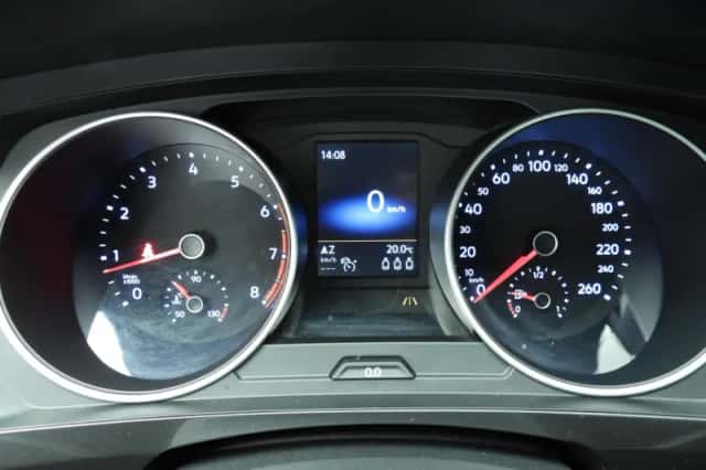 Volkswagen Tiguan (2016) thumbnail 12
