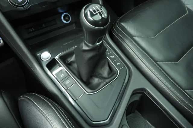 Volkswagen Tiguan (2016) thumbnail 16