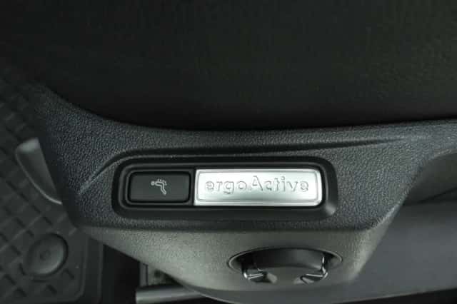 Volkswagen Tiguan (2016) thumbnail 21