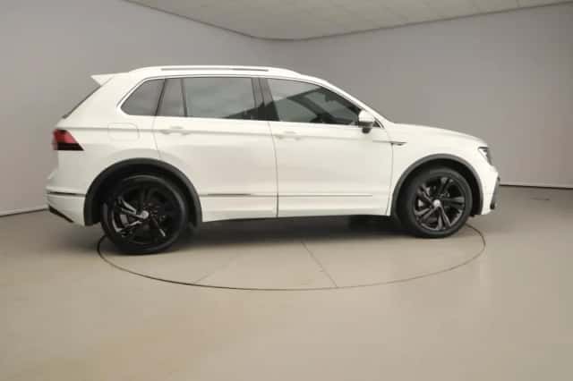 Volkswagen Tiguan (2016) thumbnail 4