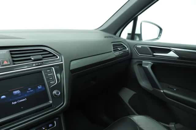 Volkswagen Tiguan (2016) thumbnail 31
