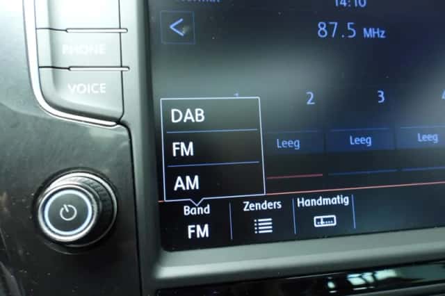 Volkswagen Tiguan (2016) thumbnail 36