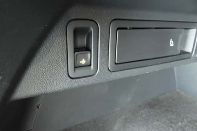 Volkswagen Tiguan (2016) thumbnail 42