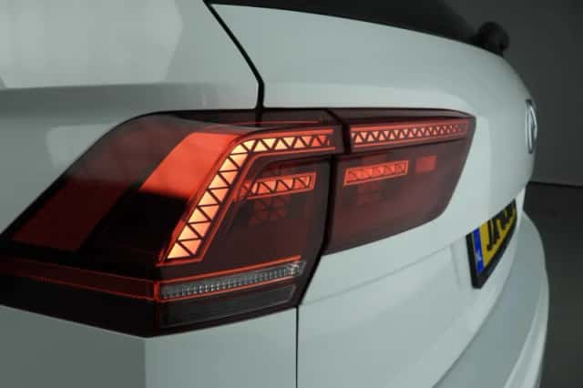 Volkswagen Tiguan (2016) thumbnail 45