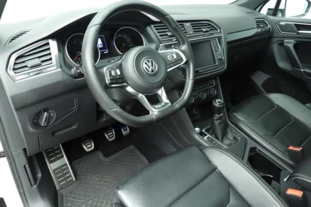 Volkswagen Tiguan (2016) thumbnail 6