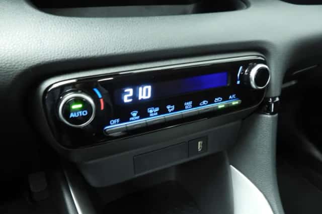 Toyota Yaris (2022) thumbnail 14