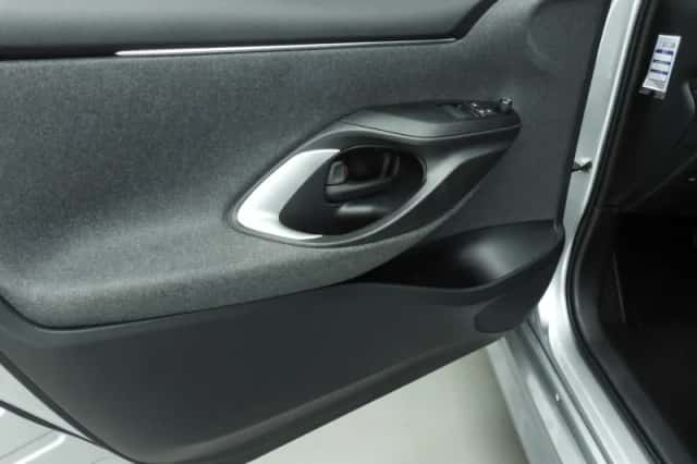Toyota Yaris (2022) thumbnail 19