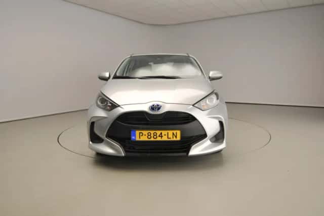 Toyota Yaris (2022) thumbnail 5