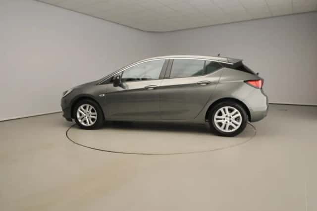 Opel Astra (2021) thumbnail 2