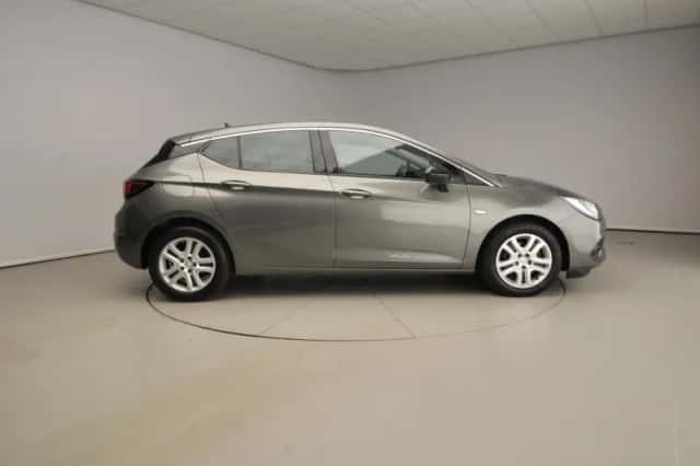 Opel Astra (2021) thumbnail 4