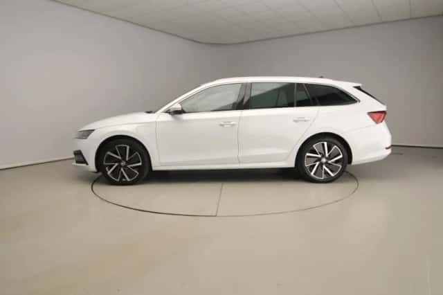 Škoda Octavia (2021) thumbnail 2