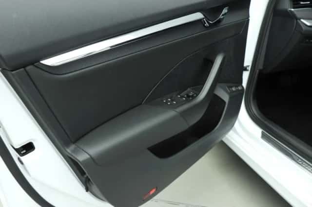 Škoda Octavia (2021) thumbnail 23