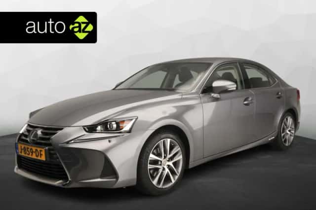 Lexus IS (2020) thumbnail 1