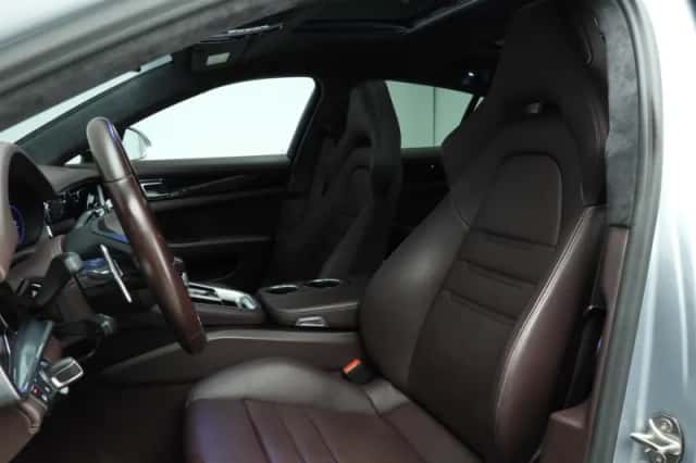 Porsche Panamera (2024) thumbnail 4