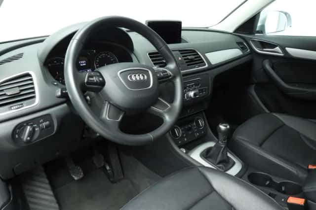 Audi Q3 (2017) thumbnail 5