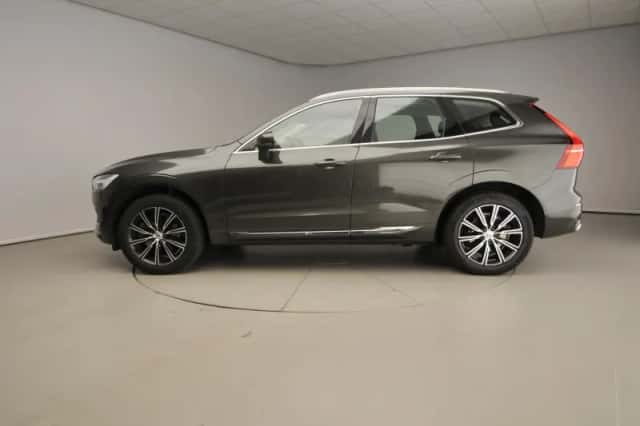 Volvo XC60 (2020) thumbnail 3