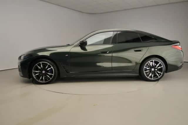 BMW i4 (2022) thumbnail 2