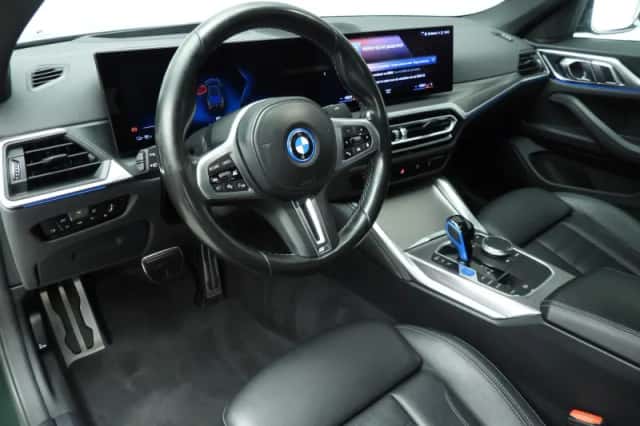 BMW i4 (2022) thumbnail 6