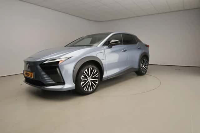 Lexus RZ (2023) thumbnail 1
