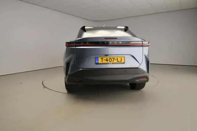 Lexus RZ (2023) thumbnail 4