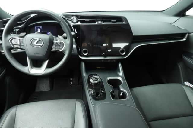 Lexus RZ (2023) thumbnail 6