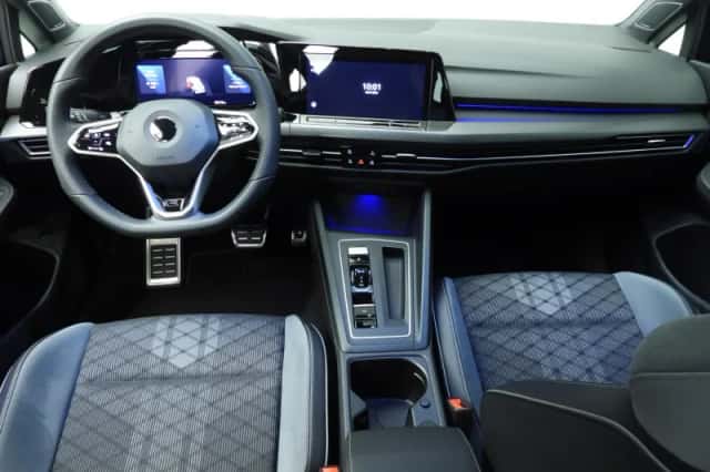 Volkswagen Golf (2022) thumbnail 6
