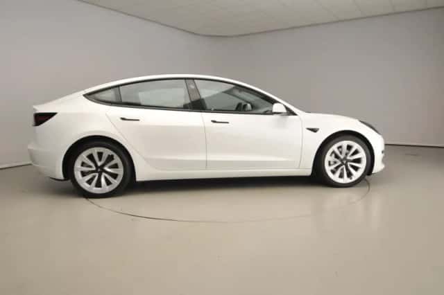 Tesla Model 3 (2021) thumbnail 4