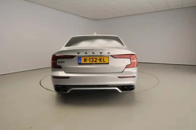 Volvo S60 (2022) thumbnail 3