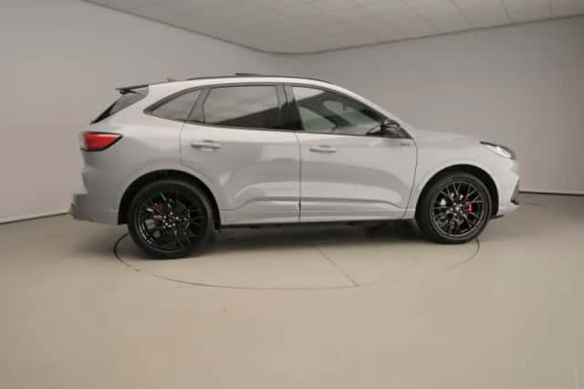 Ford Kuga (2024) thumbnail 4