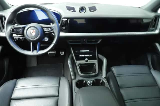 Porsche Cayenne (2024) thumbnail 6