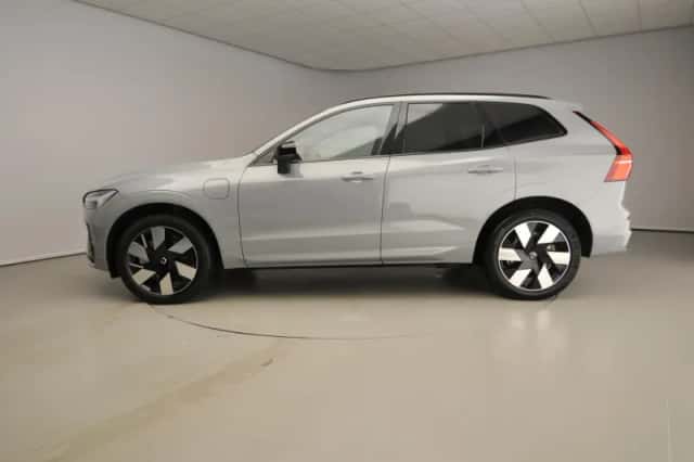 Volvo XC60 (2024) thumbnail 2